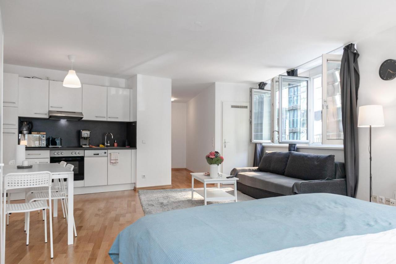 Gasometer Apartment - Designer Building With Amazing View Vienna Exterior photo