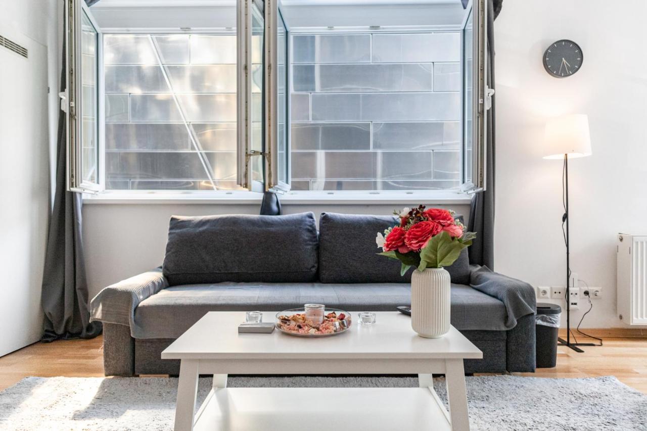 Gasometer Apartment - Designer Building With Amazing View Vienna Exterior photo
